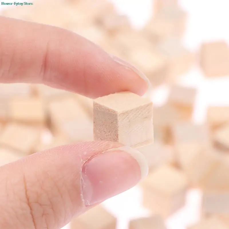 100 Stuks Mini Onafgewerkte Blanco Diy Houten Vierkante Blokken 1Cm Hout Massief Blokjes Voor Houtwerk Ambacht Kinderen Speelgoed Puzzel Maken Materiaal