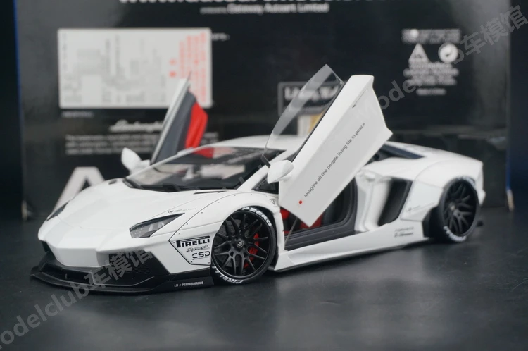 Autoart 1:18 LP700-4 LBWK White Simulation Limited Edition All Open Alloy Metal Static Car Model Toy Gift