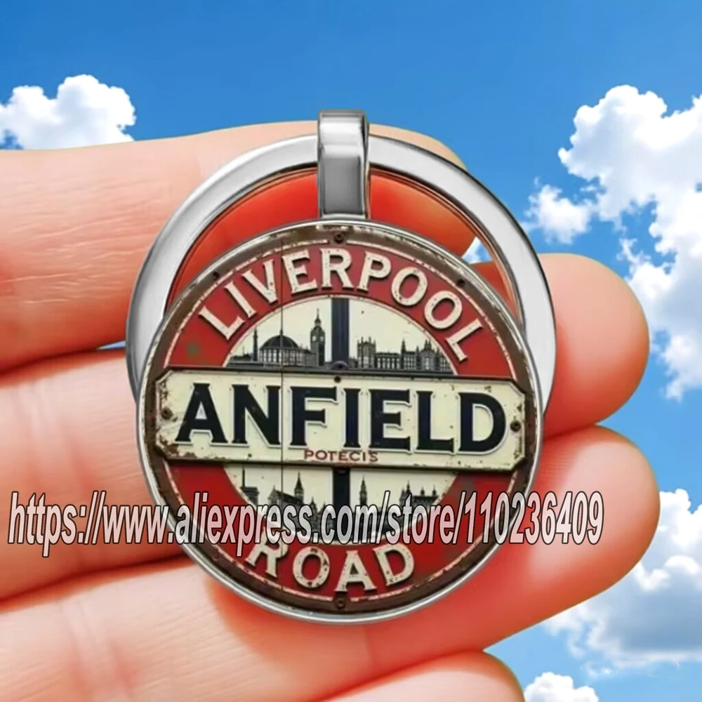 Chaveiro Memorial Liverpool Anfield Road - Presente de Metal Durável para Pais, Formandos e Fãs de Esportes, Detalhe Interessante