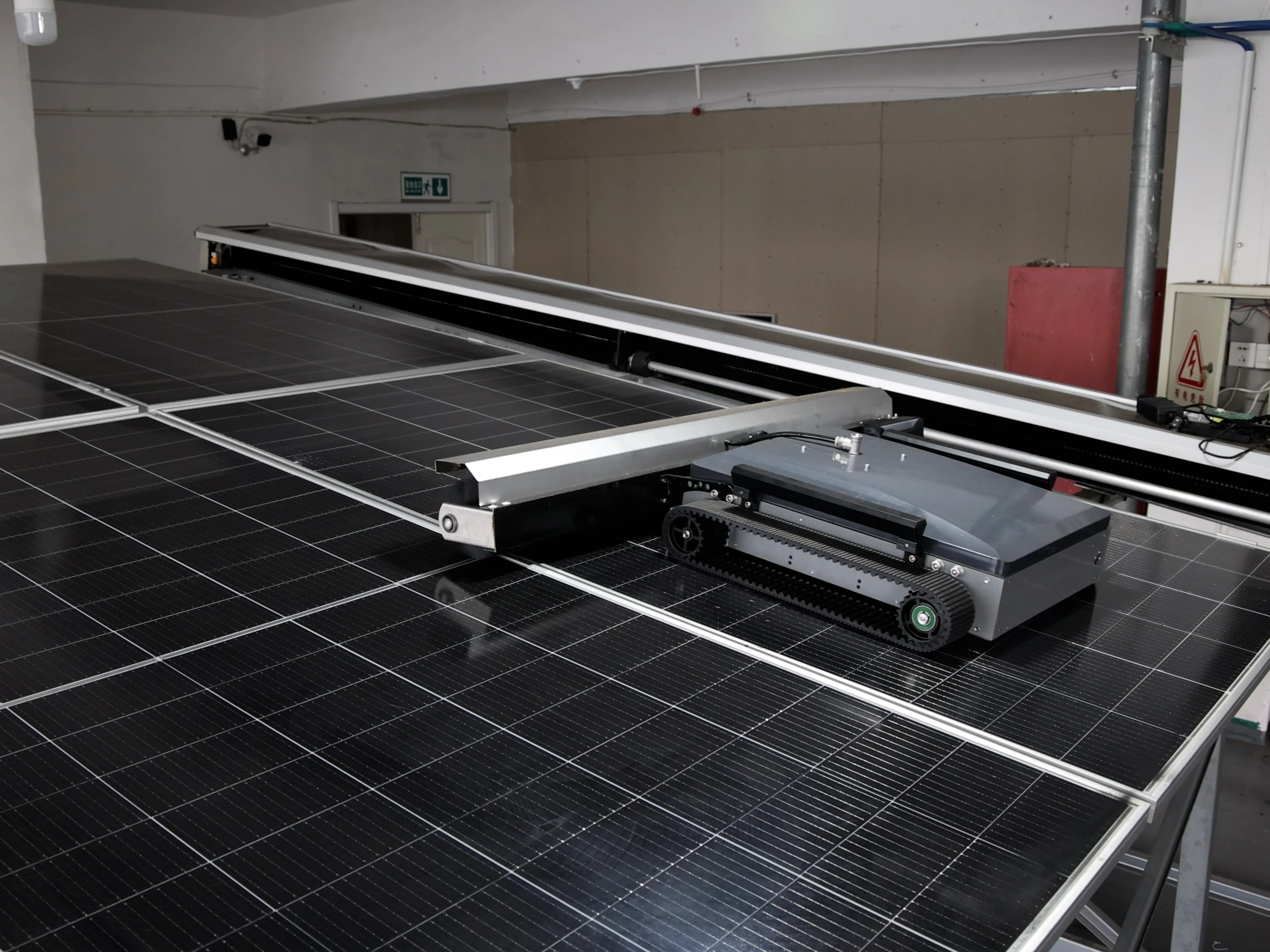 Zhenda Environmentally Friendly Track Type Photovoltaic Cleaning Remote Control Robot for Solar Panel Cleaning