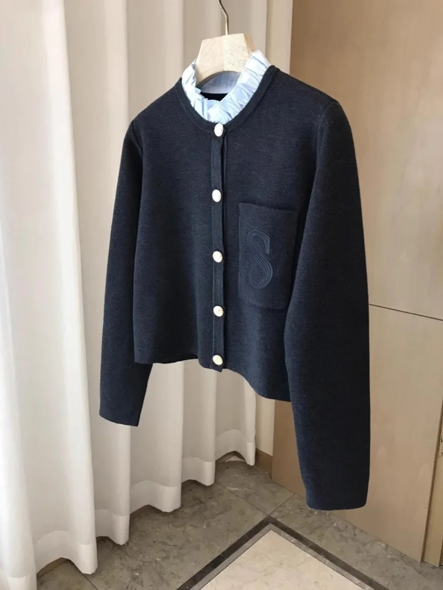 

Съемный воротник-стойка, вышитый шерстяной вязаный свитер, женское пальто во французском стиле, прямой крой, длинный рукав, удлиненное.