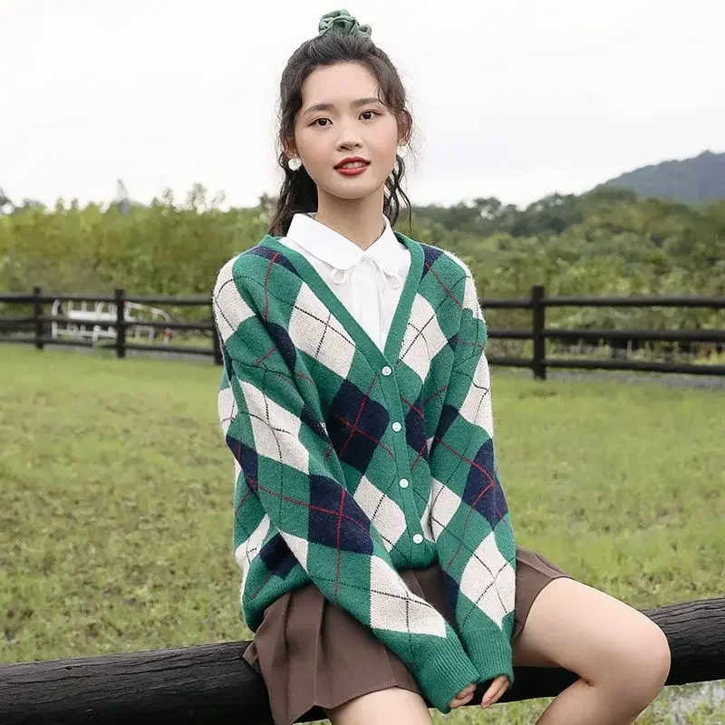 Plaid Ladies Sweaters Round O Neck Winter Button Knitted Top for Women Green Cardigan Warm Korean Luxury Designer Cold Fashion