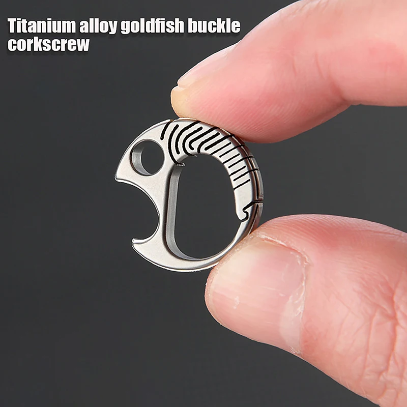 

Small Buckle Titanium Alloy Mini Goldfish Clasp Keychain Bottle Opener Outdoor Tool EDC Camping Quick Hanging Buckle Keychain