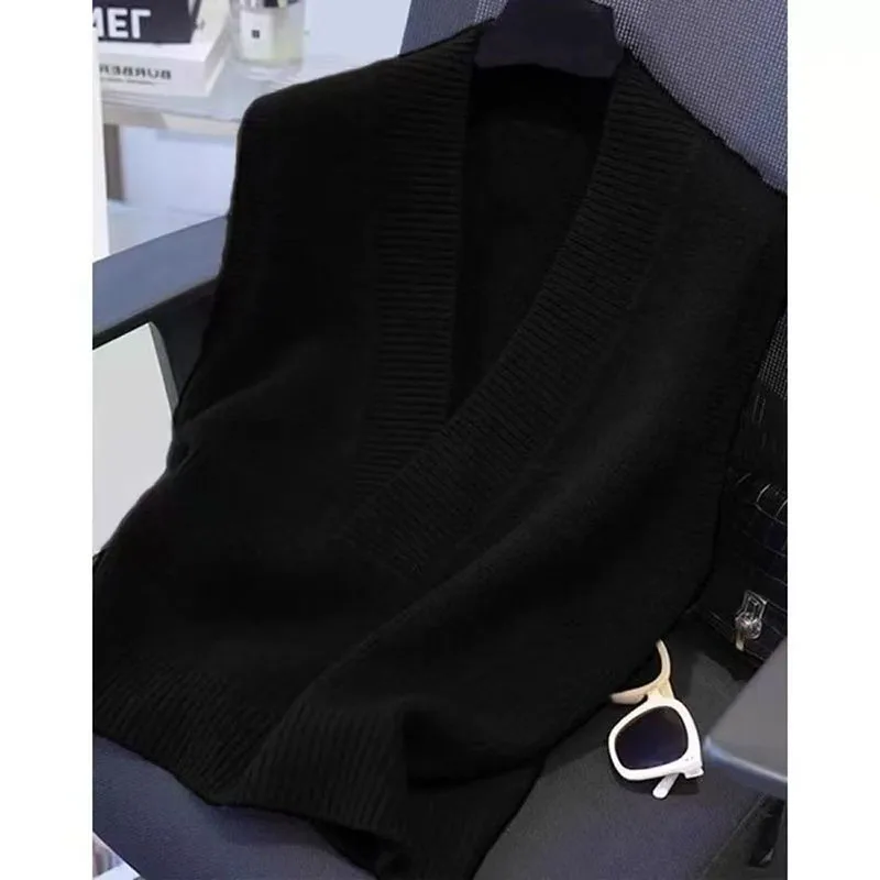 2026New Autumn Winter Knitted Sweater Vest Women\'s Fashion Sleeveless V-Neck Waistcoat Slim Solid Vest Female Causal Ladies Tops