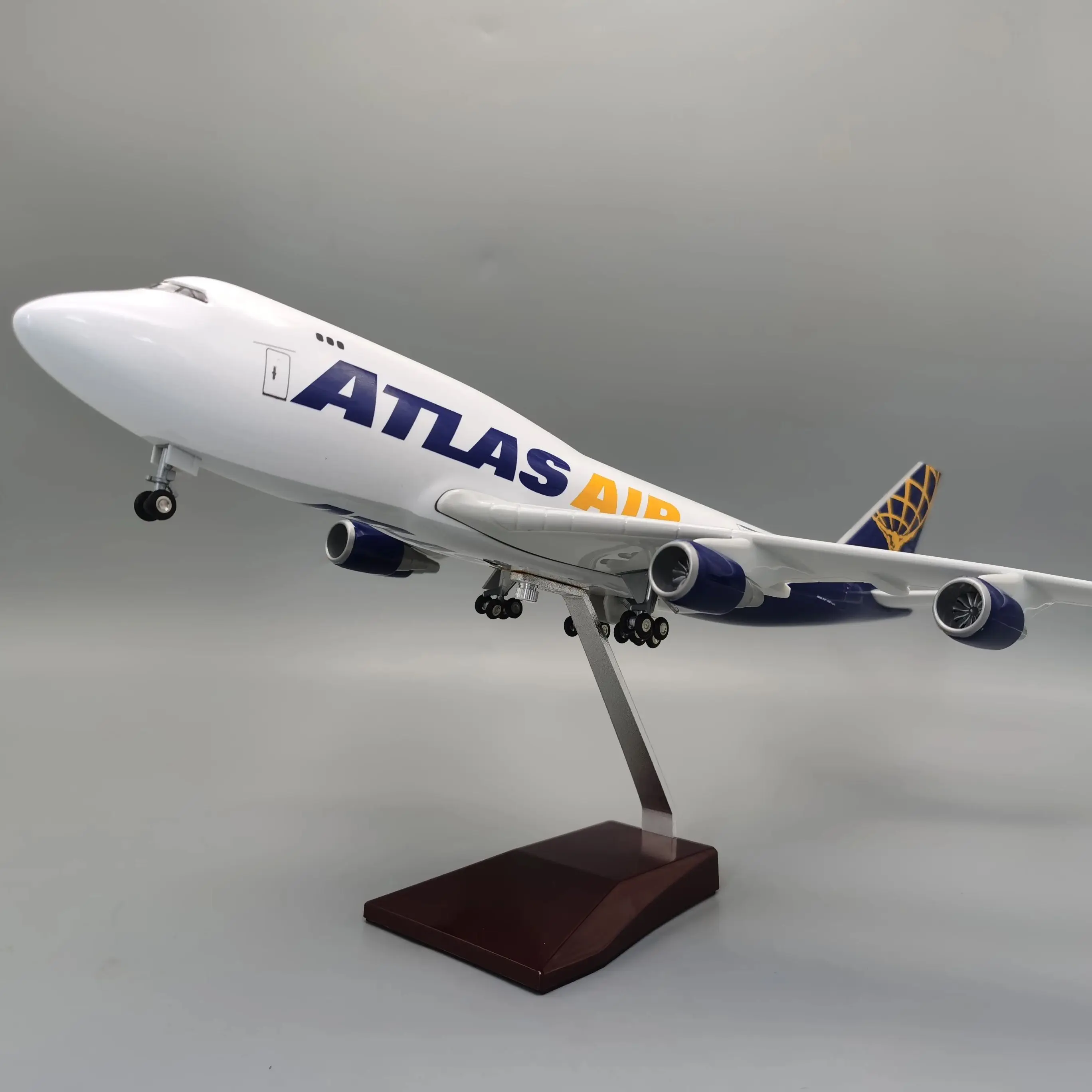 Atlas Air Cargo Aircraft B747 Aircraft Model 47CM 1:150 Scale With Wheel Die-casting Machine Collected Gift