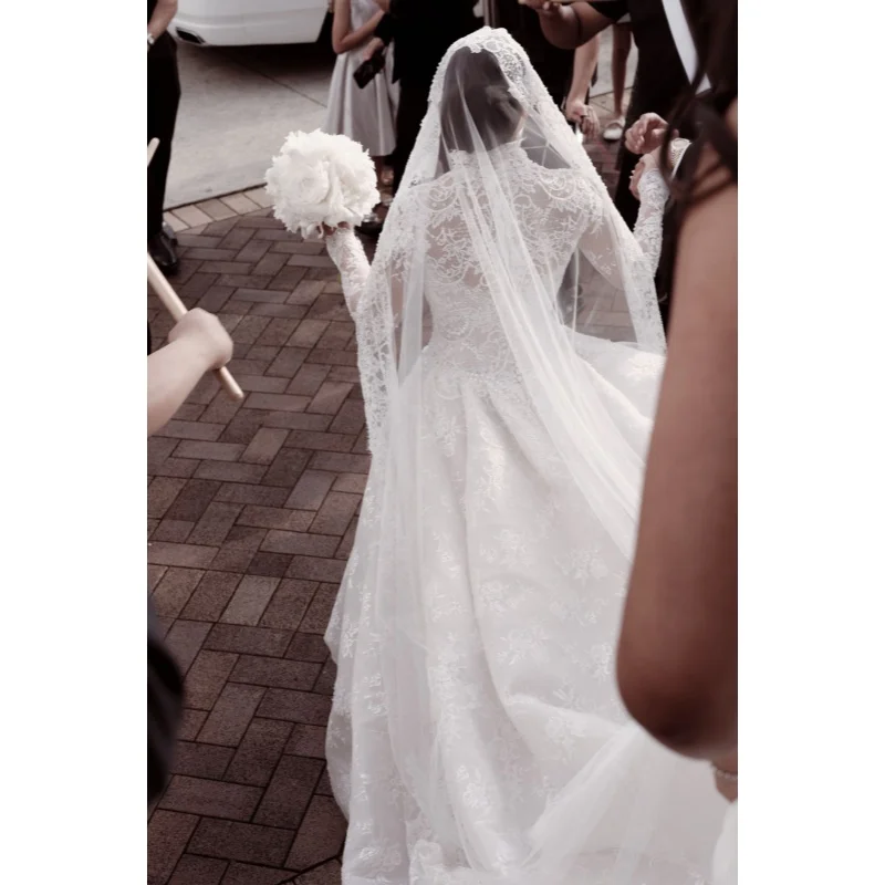 Customized 2026 New Beige Princess Dress Wedding Dress V-Neck Long Sleeved Pearl Lace Decal Decoration Vestido De Novia