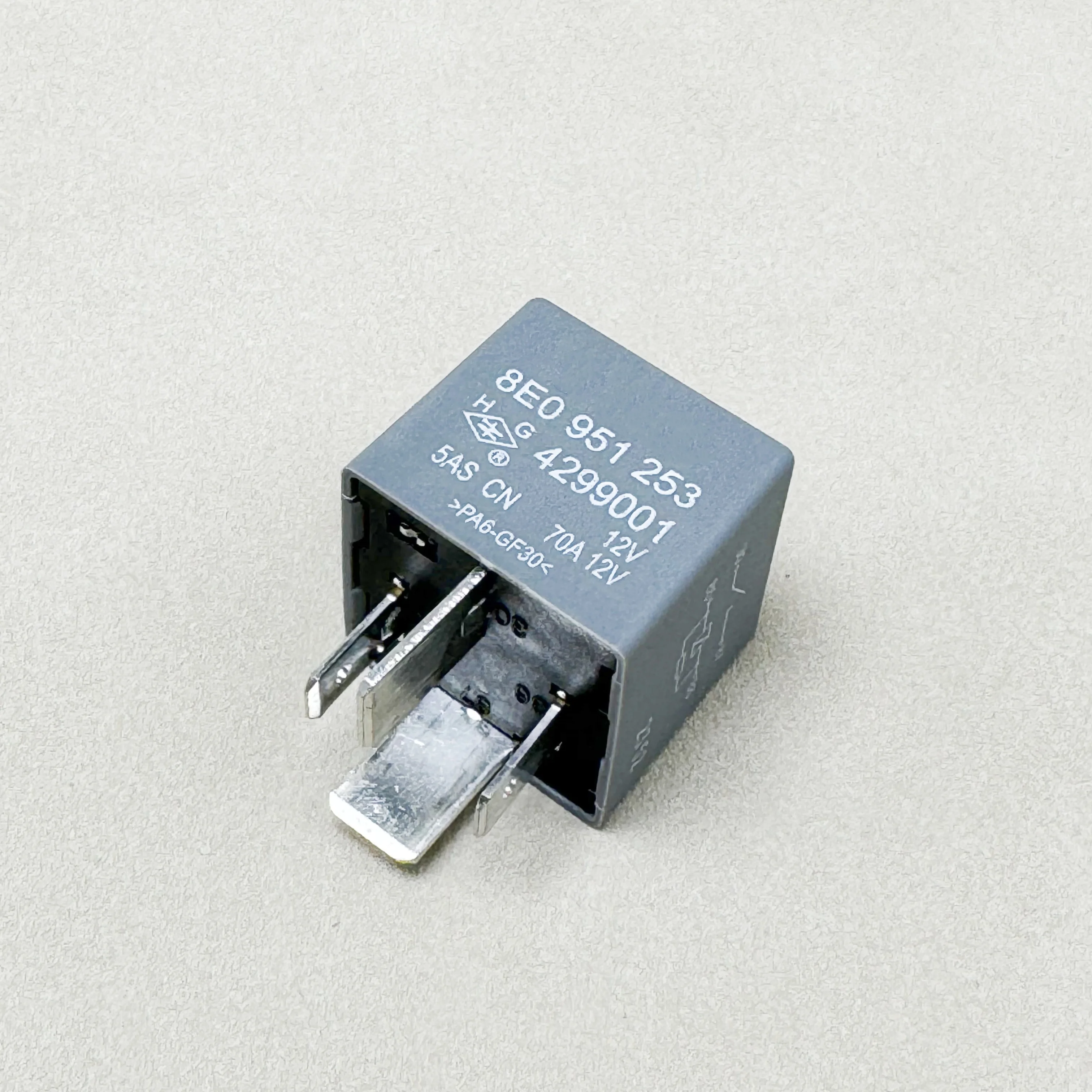 New 614 Car Relay For VW Touareg Multivan Phaeton Audi A6L A4 S4 TT A8 S8 Q7 R8 RS4 A2 8E0951253