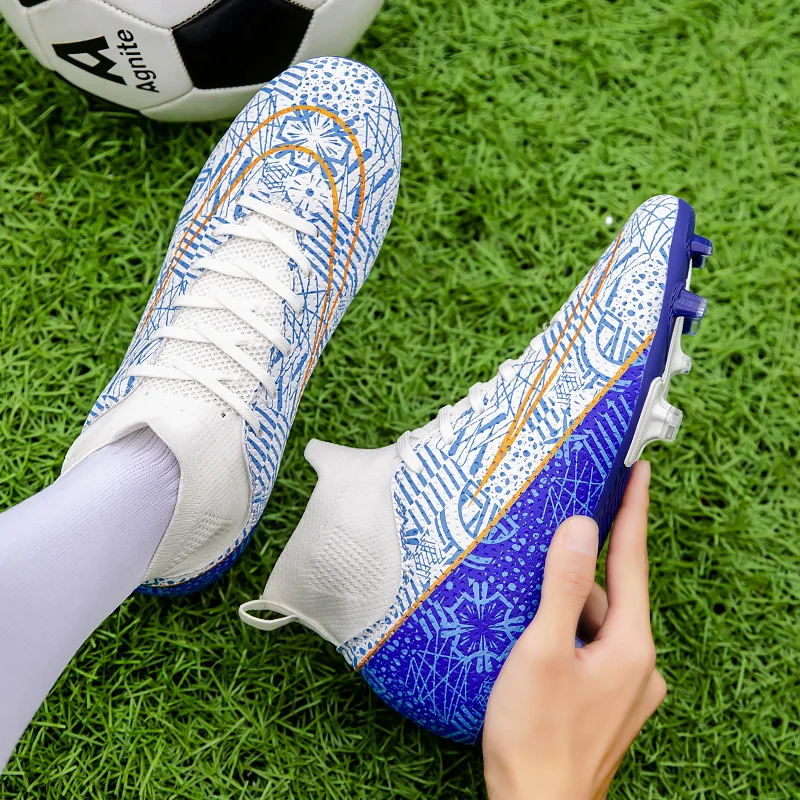 

New Football Shoes Soccer Shoes Men Women Low Cut Training Boots Breathable Sports Footwear from Mainland China