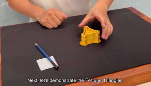 

Реквизит для фокусов с треугольниками удачи, мгновенная цветовая предсказание, разум, чтение, сценическая магия крупным планом для профессиональных исполнителей