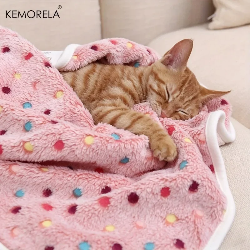 KEMORELA Weiche Flauschige Haustierdecke mit Niedlichem Punktmuster, Gemütliches Warmes Bett für Katzen und Hunde, Kleine bis Große Größen, Mattenbezug, Haustierzubehör – Detail 11
