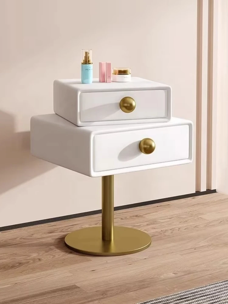 طاولة بجانب السرير ذكية متعددة الوظائف، طاولة بجانب السرير للأطفال بسيطة ومبتكرة وقابلة للدوران