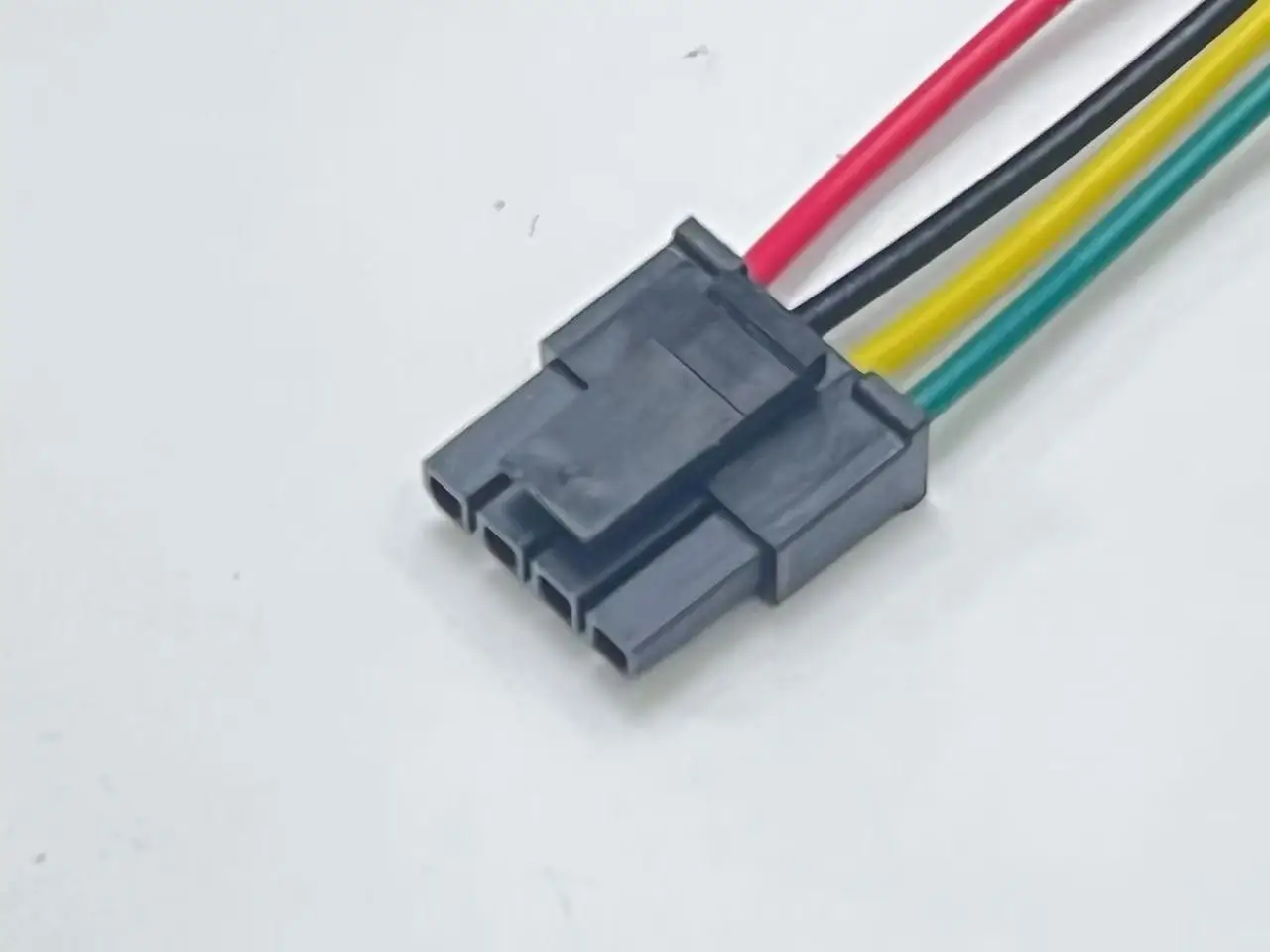 436450400 Wire harness, MOLEX MICRO FIT 3.0mm Pitch OTS Cable, 43645-0400, 4P With UL1061, 20AWG Wires, Off the Shelf