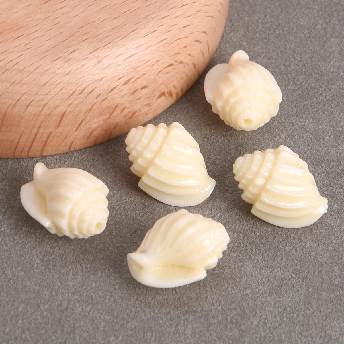 10PCS Conch Snail Shape 17x13mm Cream Beige Color Loose Artificial Coral Beads For Jewelry Making DIY Crafts Findings