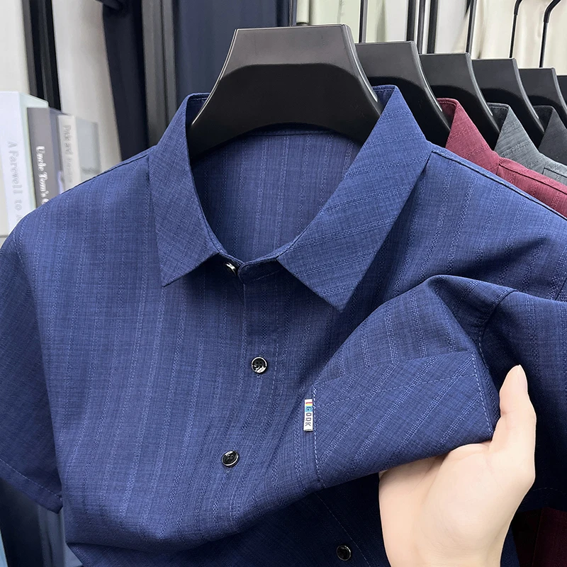 

Designer Men's Solid Color Shirt Summer New Breathable Short Sleeved Casual Exquisite Lapel T-shirt Fashion Versatile Men's Wear