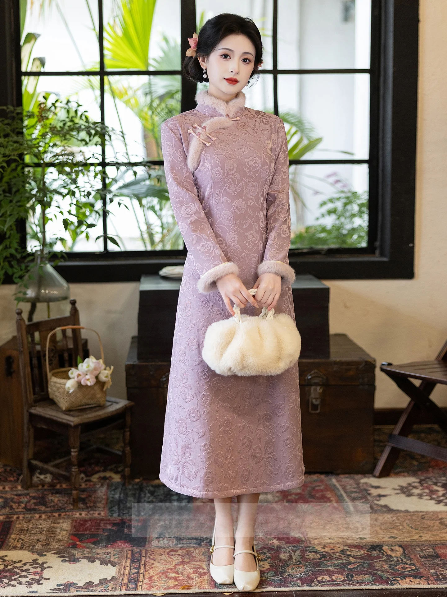 

Фиолетовое бархатное утепленное пальто без разрезов в стиле ретро, повседневное, новое, в китайском национальном стиле, тренд 2026 года, зимнее, в стиле флагоносец