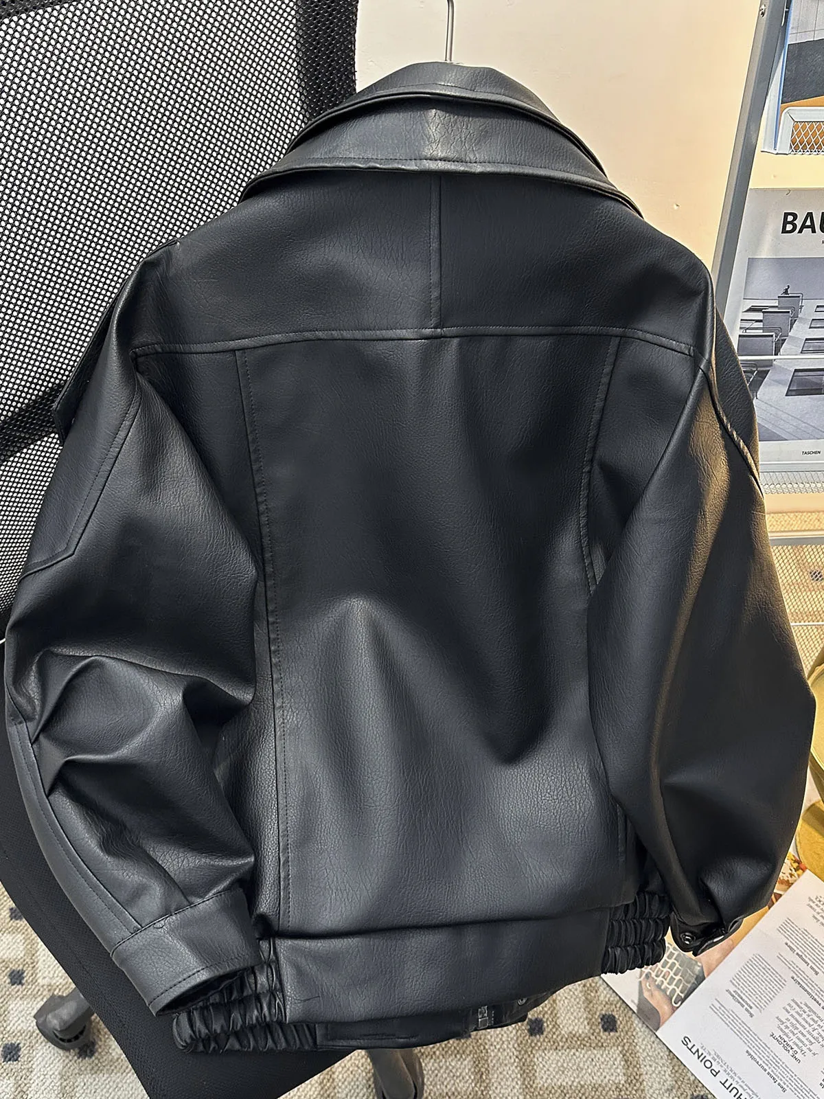 سترة نسائية من جلد البولي يوريثان على الطراز القوطي الأسود معطف عتيق للدراجات النارية سترة موستانج ملابس خارجية ملابس خارجية 2000s ملابس إيمو لخريف 2025