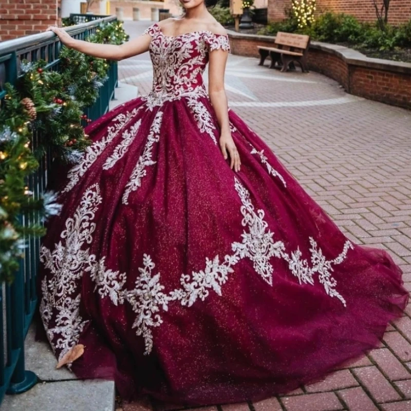 

Блестящее красное бальное платье с открытыми плечами, платье для Quinceanera, кружевное платье с аппликацией для дня рождения, выпускного вечера для девочек, со шнуровкой сзади, выпускного