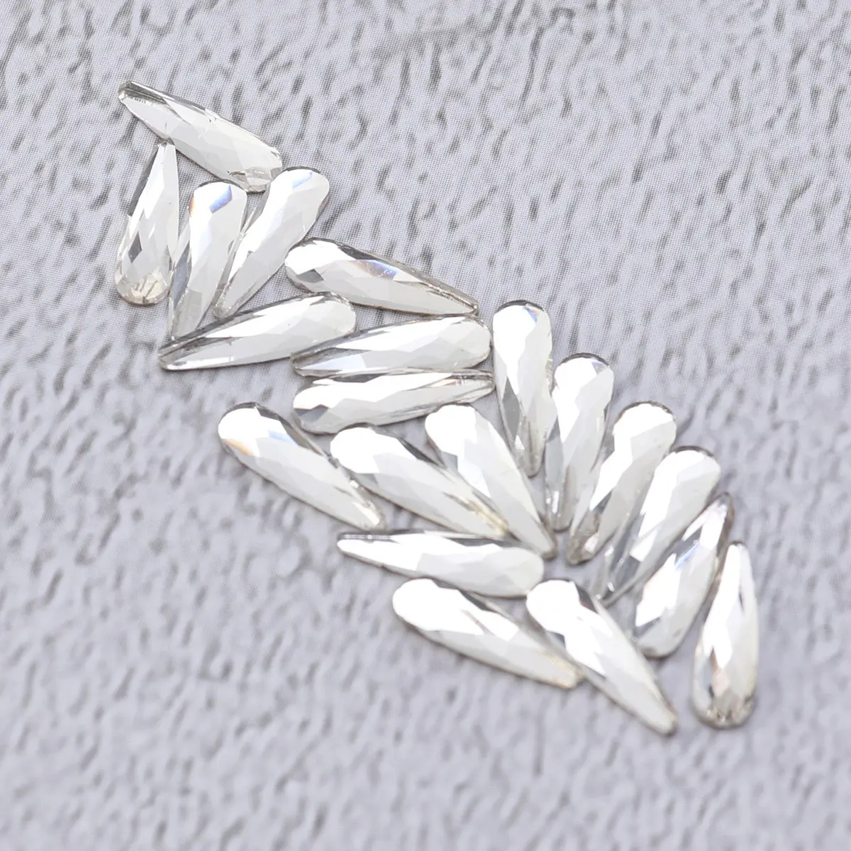 

20Pcs Water Drop Nail Rhinestones Flat Back Mixed Sizes Nail Art Crystal DIY Decoration Salon Home Natural False Nails