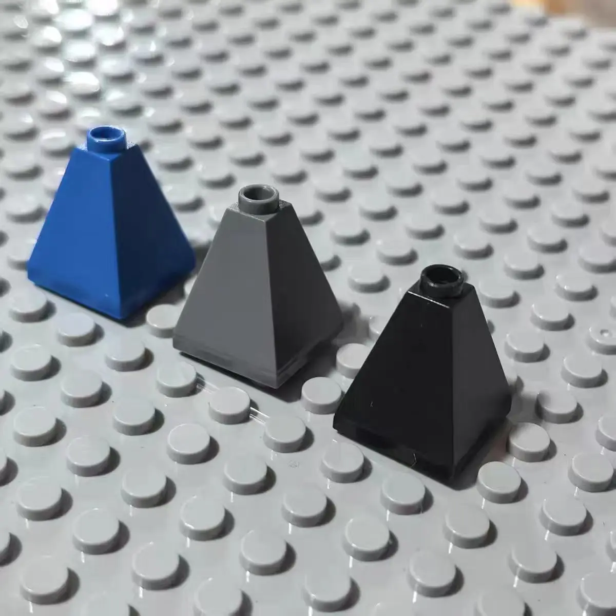 10 PCS Small Particle Building Blocks 3688 2x2x2 75 ° Four Sided Slope Brick Parts Accessories MOC Customized DIY Toy Gift