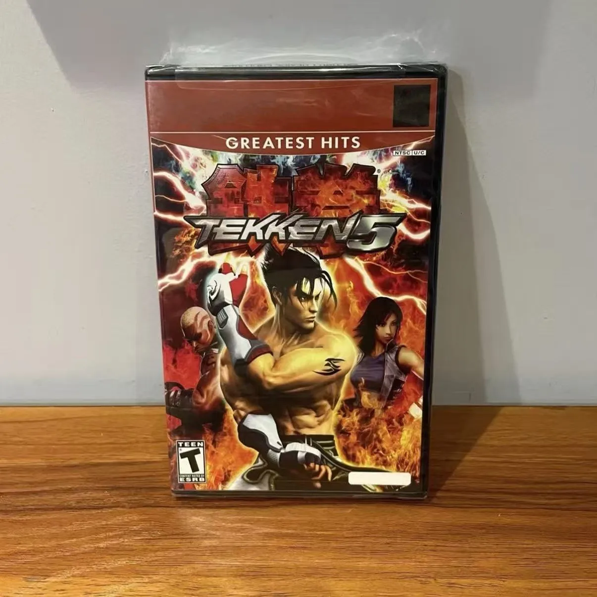 Disco de jogo autêntico usado para Sony PS2: Tekken 5 Versão EUA, com manual.