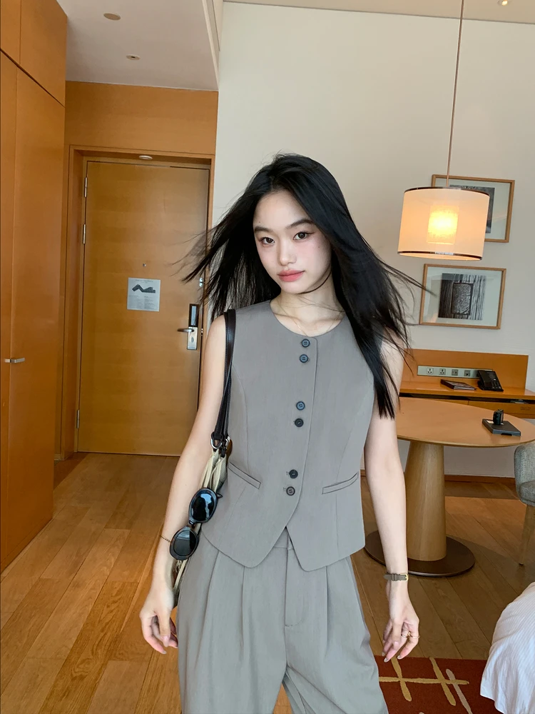 Pusumede Women's Short Sleeveless round Neck Suit Vest Fashionable Commute Style Polyester Blend Comfortable Fit Outerwear