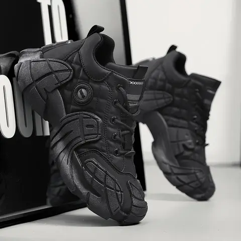 2025 Scarpe da ginnastica da uomo in pelle Scarpe casual da tennis all'aperto Corsa sportiva Escursionismo Piattaforma di lusso Skateboard Mocassini di moda firmati