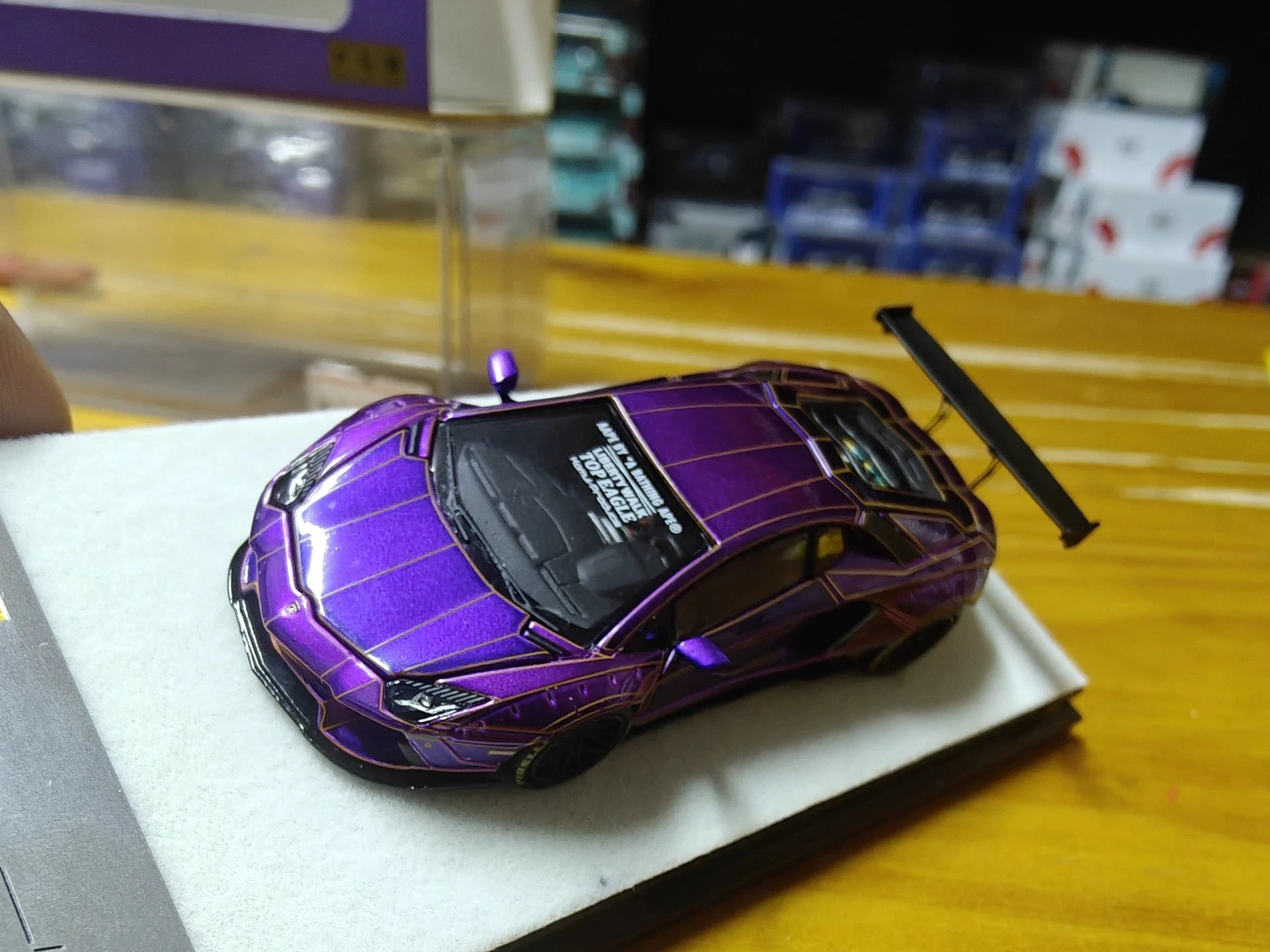 

PGM 1:64 Aventador LP700-4 LB Purple Simulation Limited Edition Alloy Metal Static Car Model Toy Gift