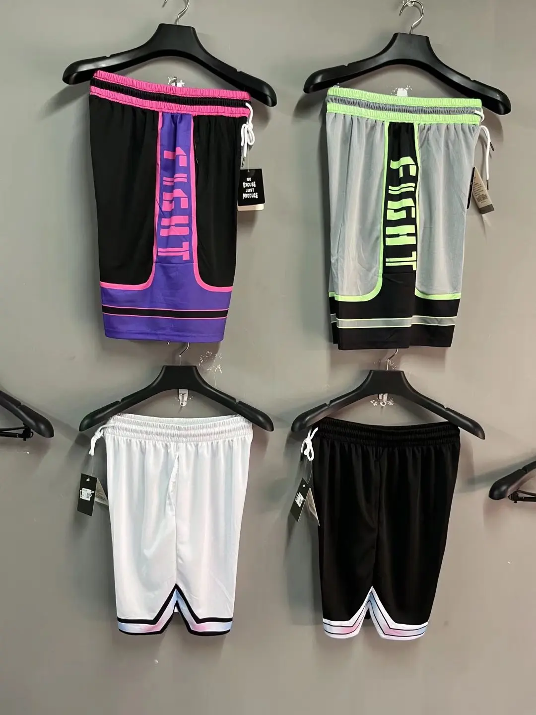 Męskie spodenki kieszonkowe elastyczne oddychające sportowe szorty do biegania trening na świeżym powietrzu Fitness krótki Sweatpant luźne plażowe szorty do koszykówki — zdjęcie 3