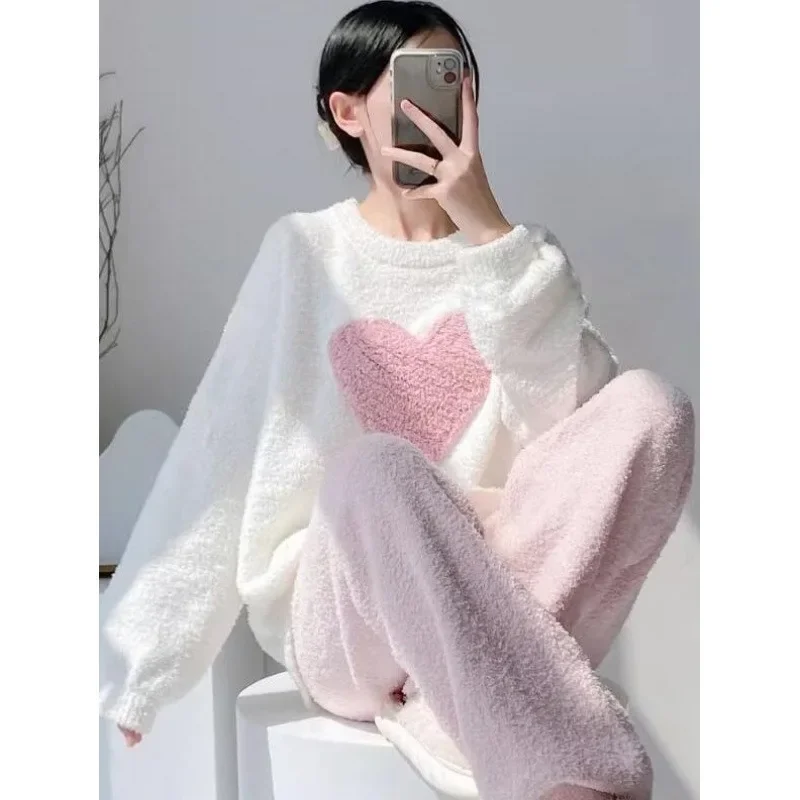 

Warm Sleepwear for Winter Heart Print Flannel Pajamas Women Winter Thickened Velvet Plus Size Loungewear Set Girl Nightwear