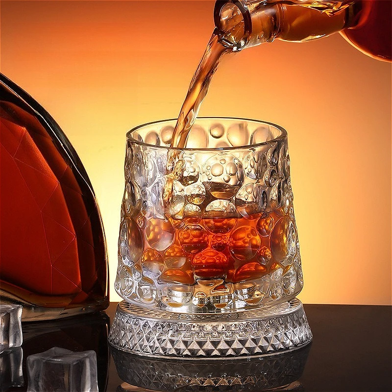 

Creative Rotating Foreign Wine Cup with Base Party Whiskey Glass Exquisite Tumbler Cup Cocktail Glass Wine Glass Bar Glassware