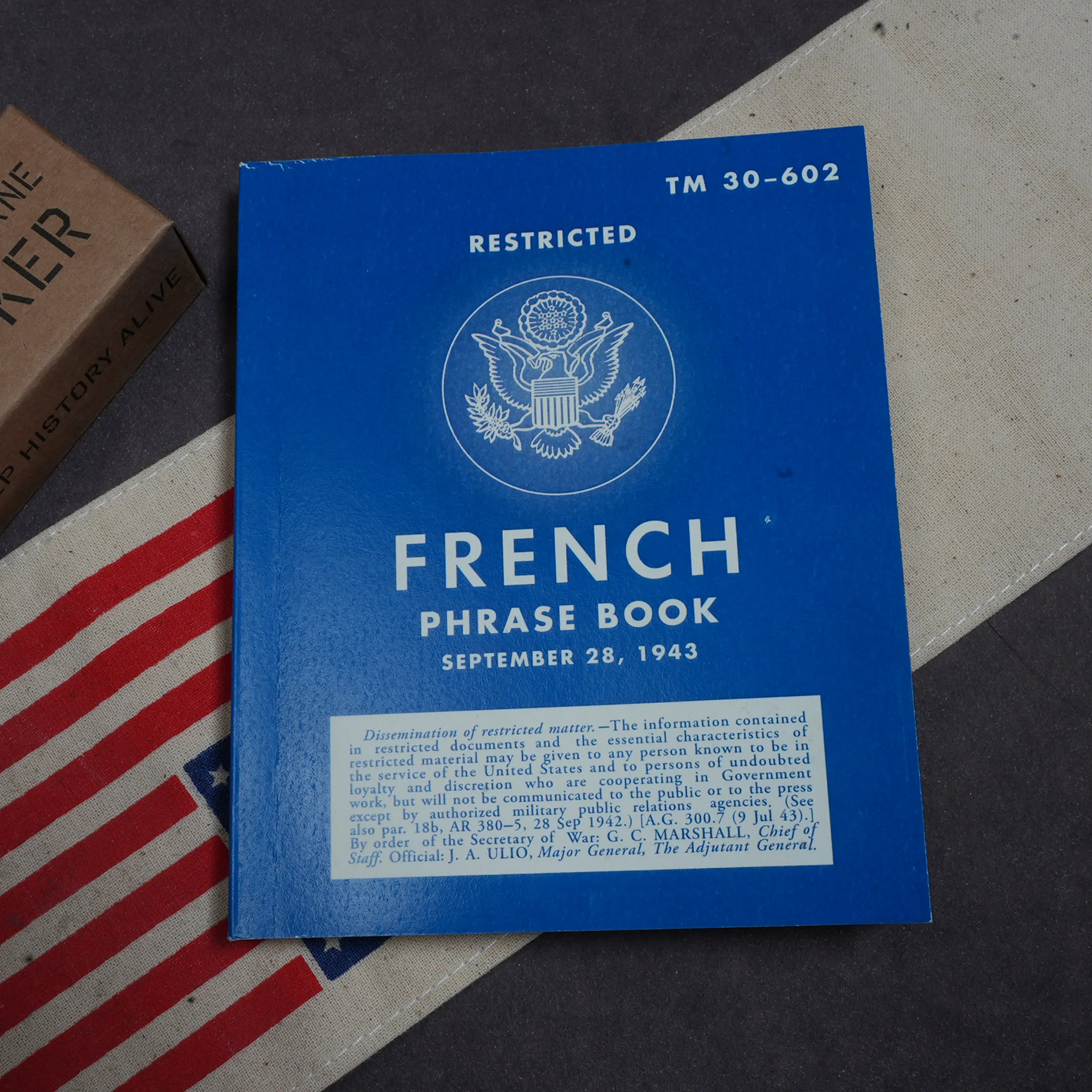 الحرب العالمية الثانية الولايات المتحدة M1943 نورماندي الهبوط 《كتاب العبارة الفرنسية" دعامة قابلة للجمع