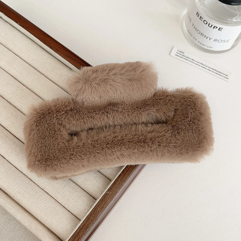 Molans Plush Hair Claw Fro Women Faux Fur Clips Large Hollowed Rectangle Shark Clip Clamps Grab Girls Hair Accessories