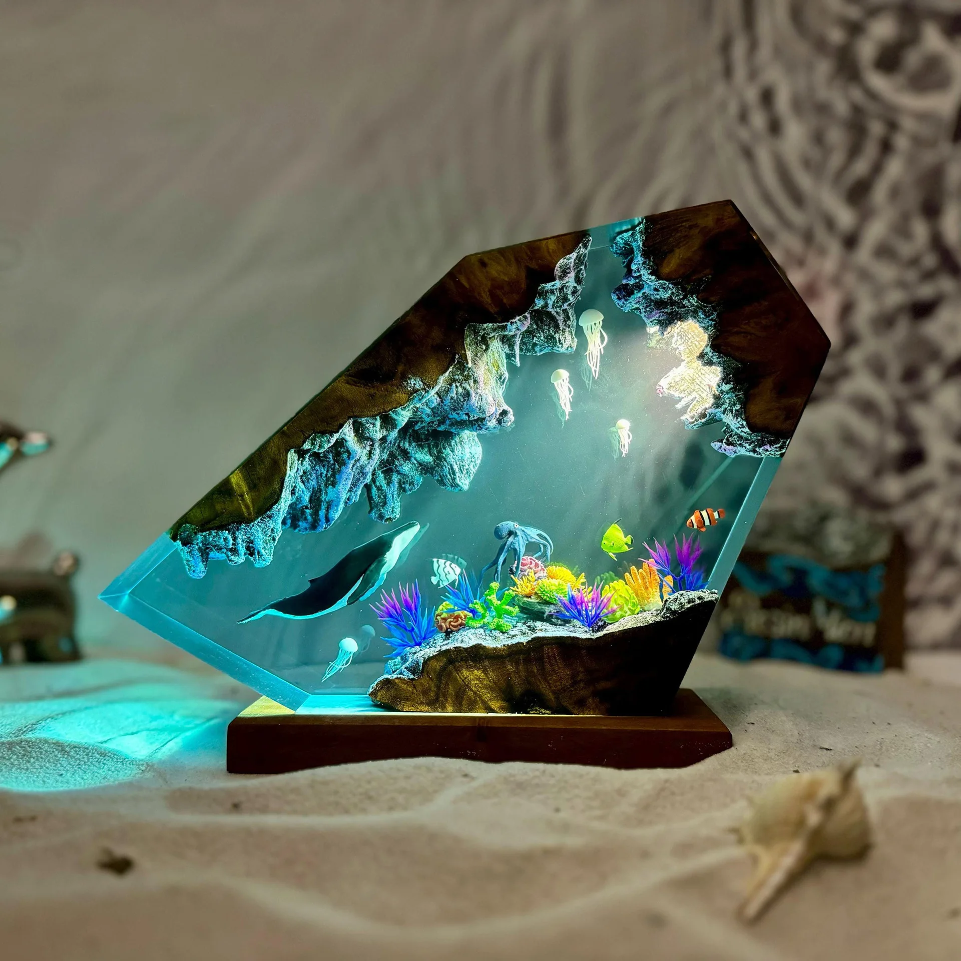 Creative High-end Marine Micro-landscape Resin Luminescent Ornaments Humpback Whale Jellyfish Adventure Home Decoration Gifts