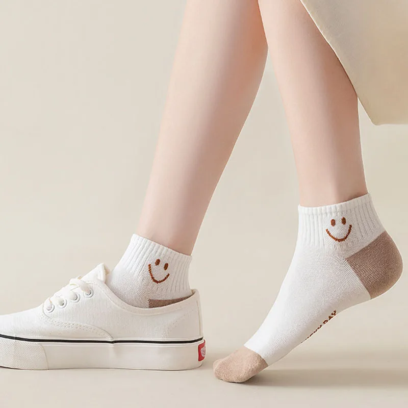 5 Pairs Women's Cute Smiling Mid Tube Print Socks High Quality Soft Comfortable Easy Ankle Sock Fashionable Elastic Casual Sox