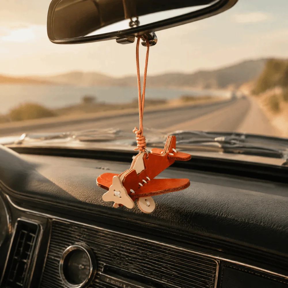 Genuine Leather Airplane Keychain Mini Airplane Shape Lightweight Bag Charm Refined Smooth Texture Pendant Handbag Decoration