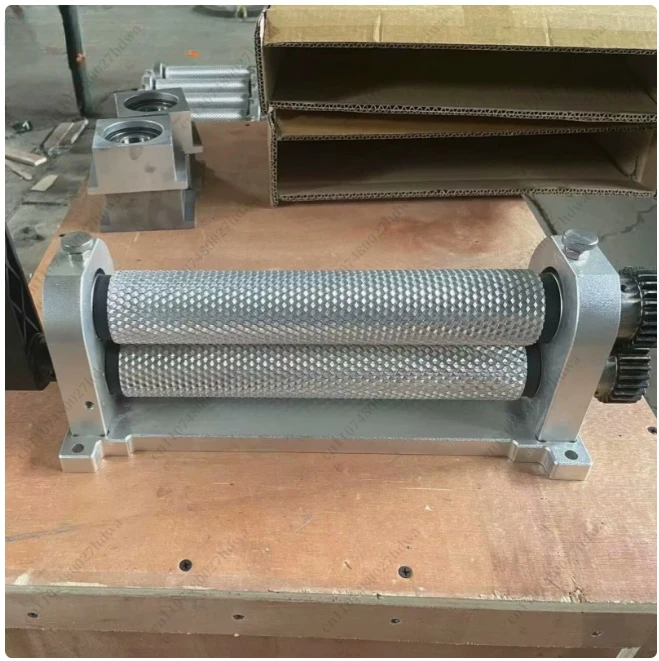 Customized Cell Size 280mm Beeswax Foundation Rollers Machine Aluminum Alloy Beekeeping Foundation Embossing Machine
