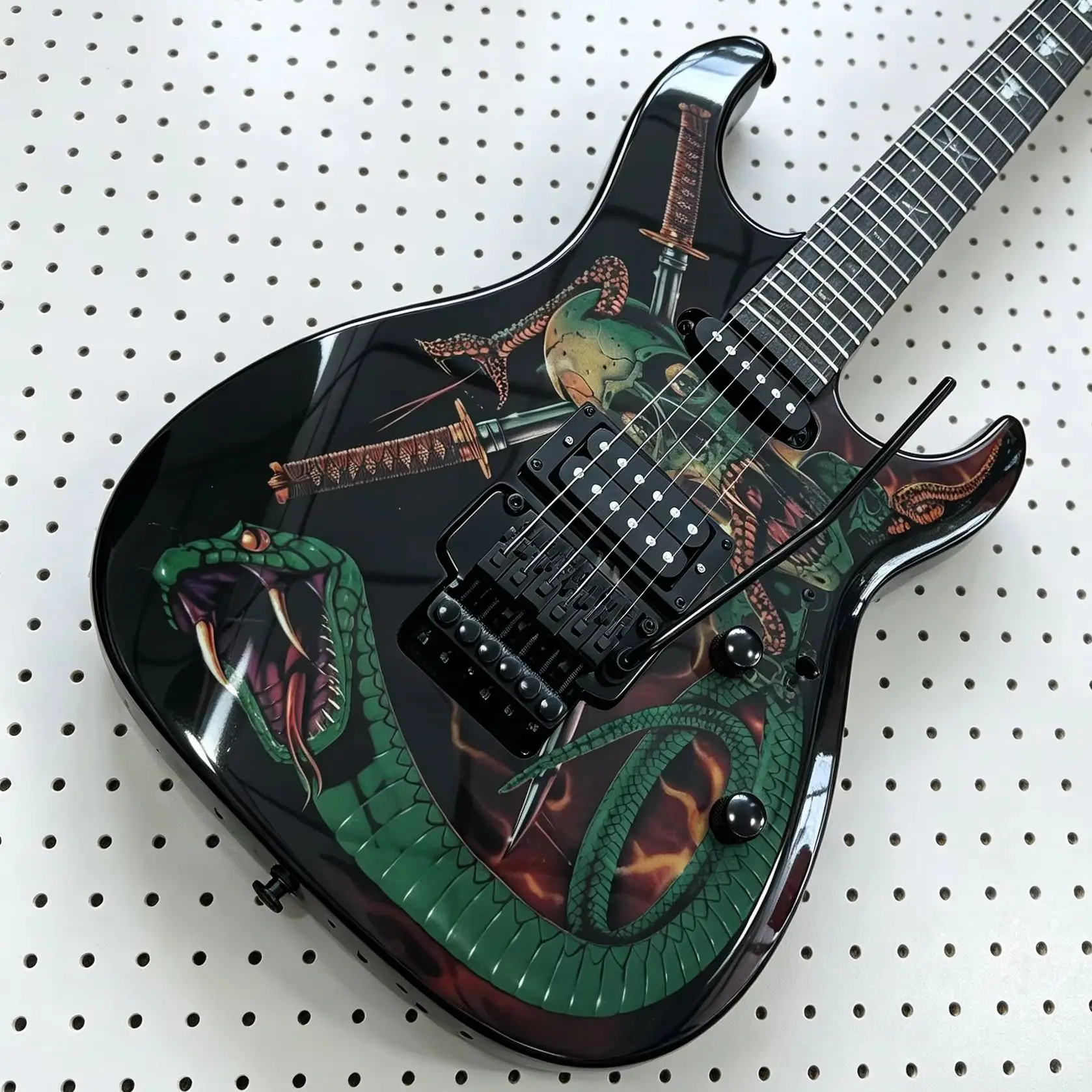 Green Snake Graphic Electric Guitar Black Gloss Finish Skull & Samurai Sword Artwork HSH Pickups Double Lock Tremolo System