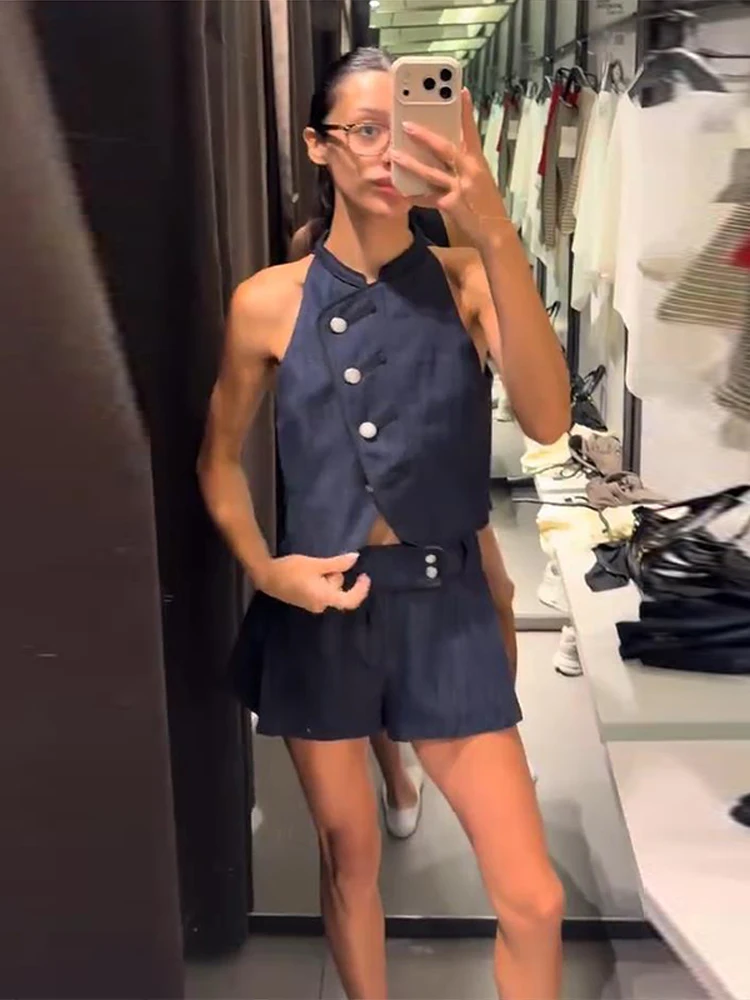 Neue sexy Damen-Partykleidung: Crop-Top mit seitlicher Knopfleiste, ärmellose Neckholder-Weste und Low-Waist-Shorts im Streetwear-Stil – Detail 15