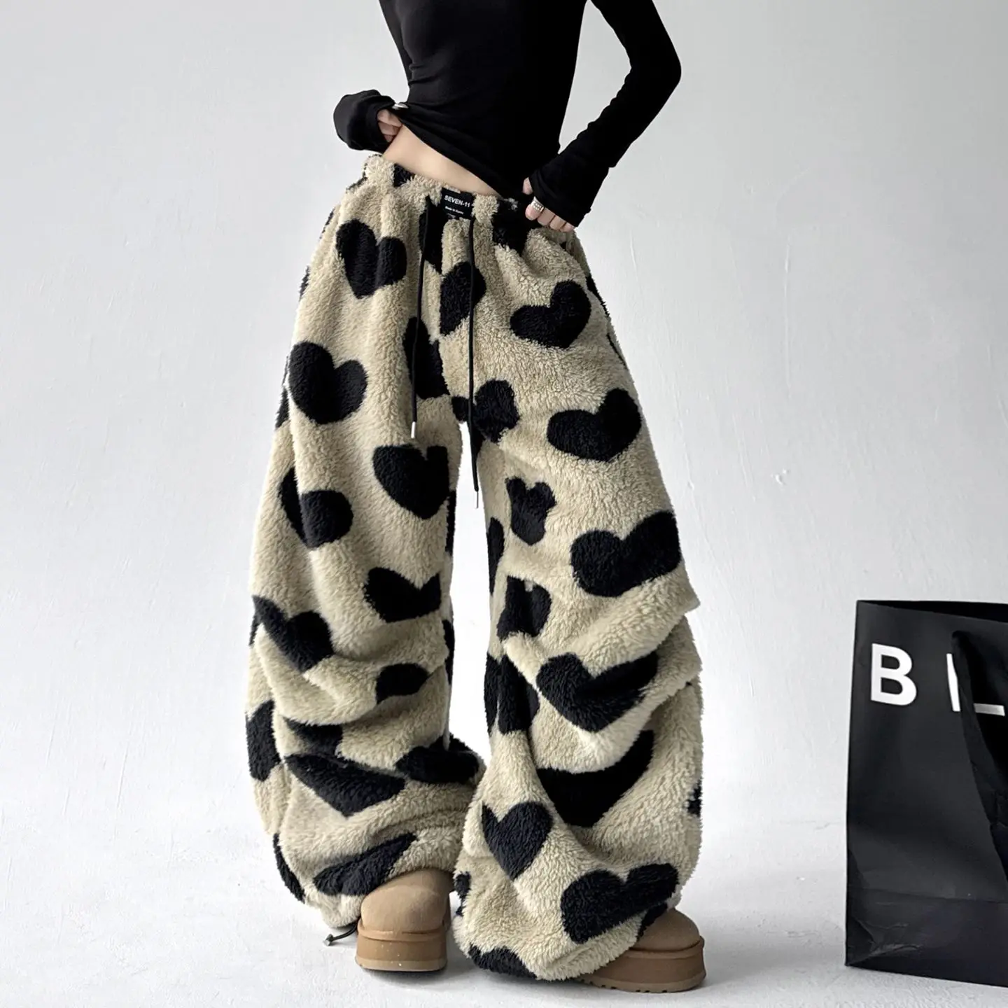 2025 가을 겨울 신상품 슈퍼 귀여운 사랑 프린트 양털 와이드 레그 스웨트팬츠