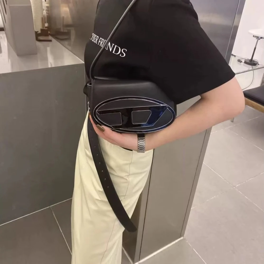 Nueva Bolsa de Hombro 2026D, Bolsa Cuadrada Pequeña de Axila Plateada para Mujer, Bolso de Mano y Hombro de Cuero PU, Bolso de Moda para Mujer