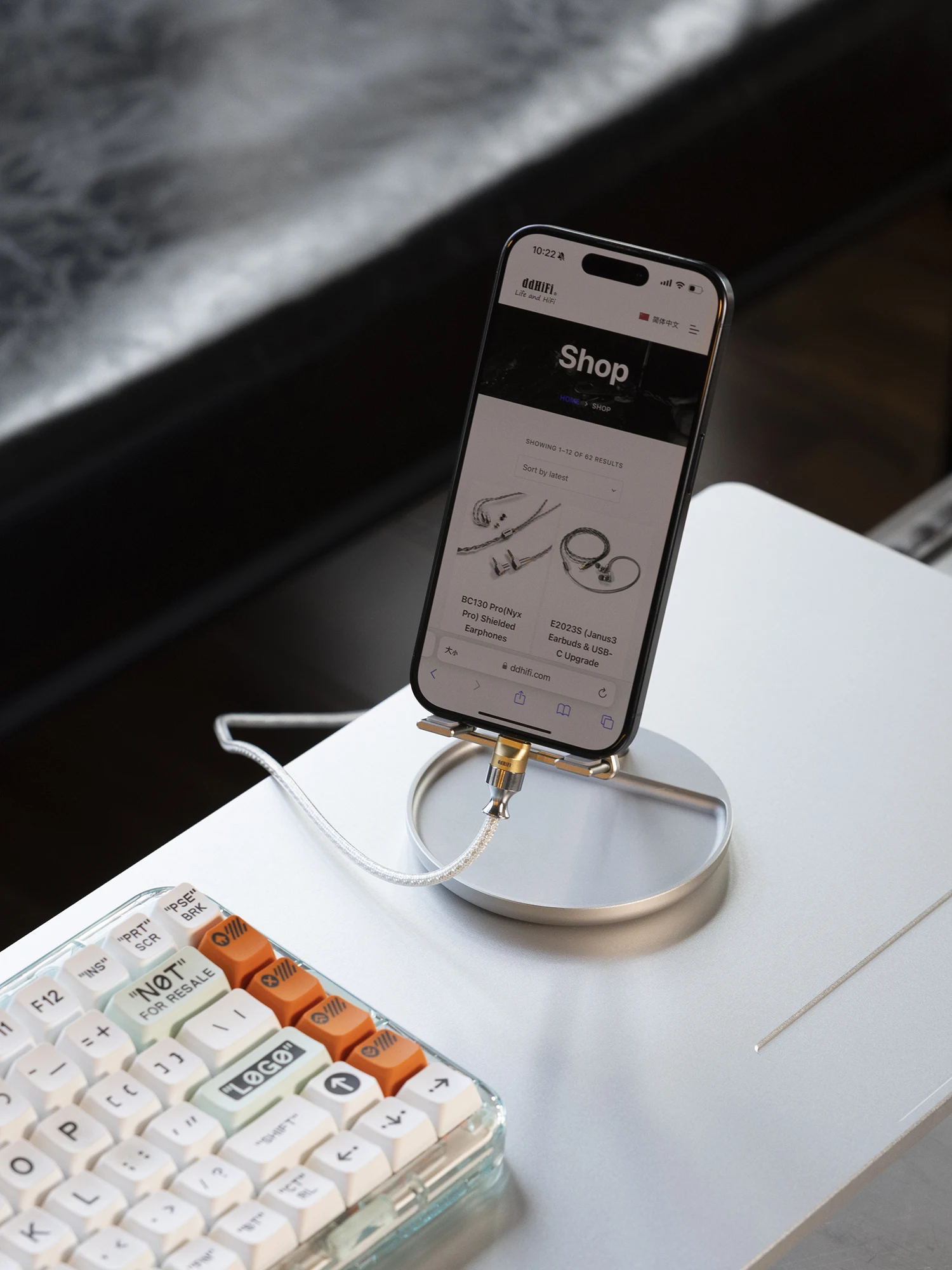 حامل سطح المكتب DD ddHiFi HS110 HiFi للهواتف الذكية ومشغل الموسيقى، AL6063 من سبائك الألومنيوم ووسادة السيليكون المضادة للانزلاق