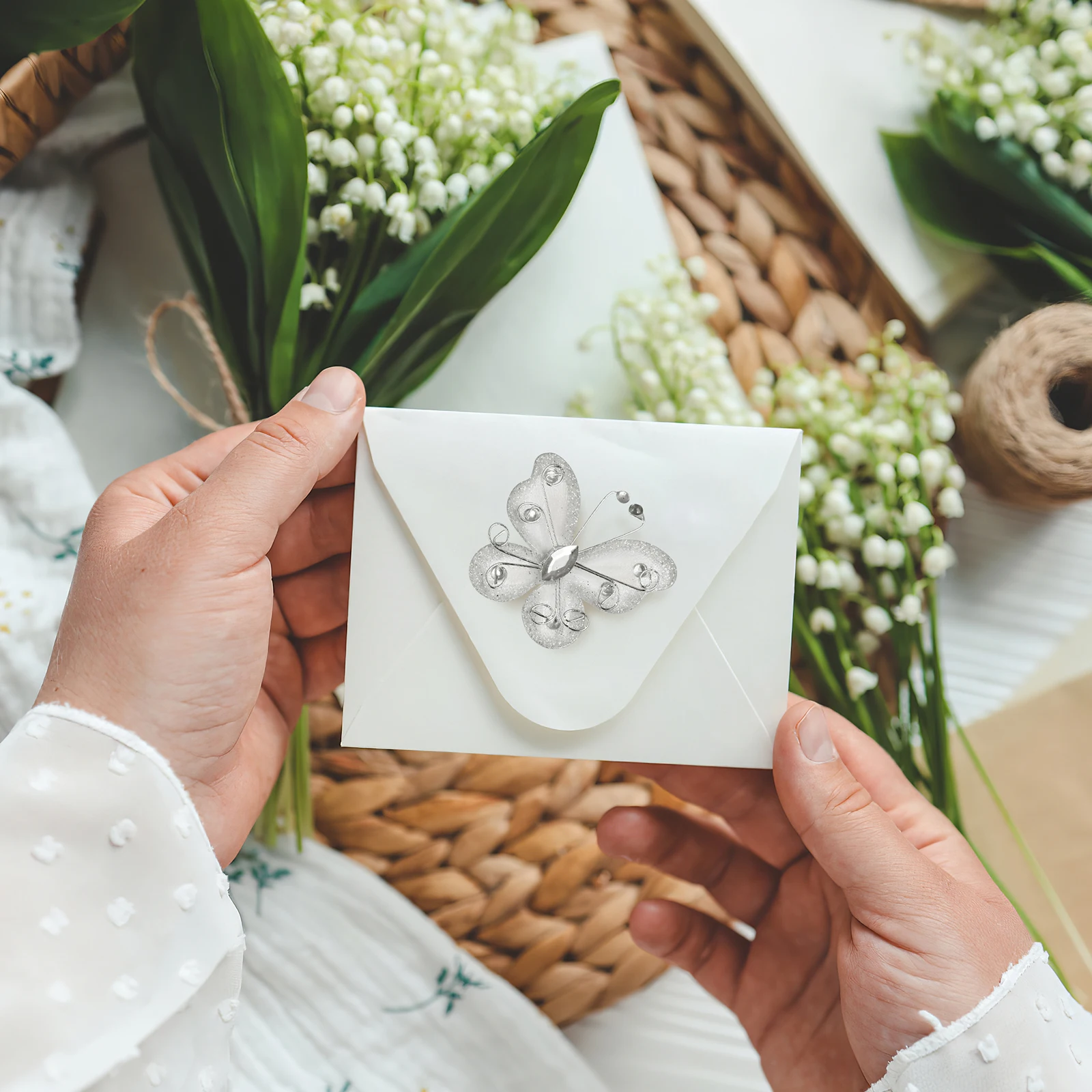 

36Pcs Realistic Lightweight Organza Butterfly Decors Rhinestone Embellished DIY Wedding Home Party Crafts Decorations