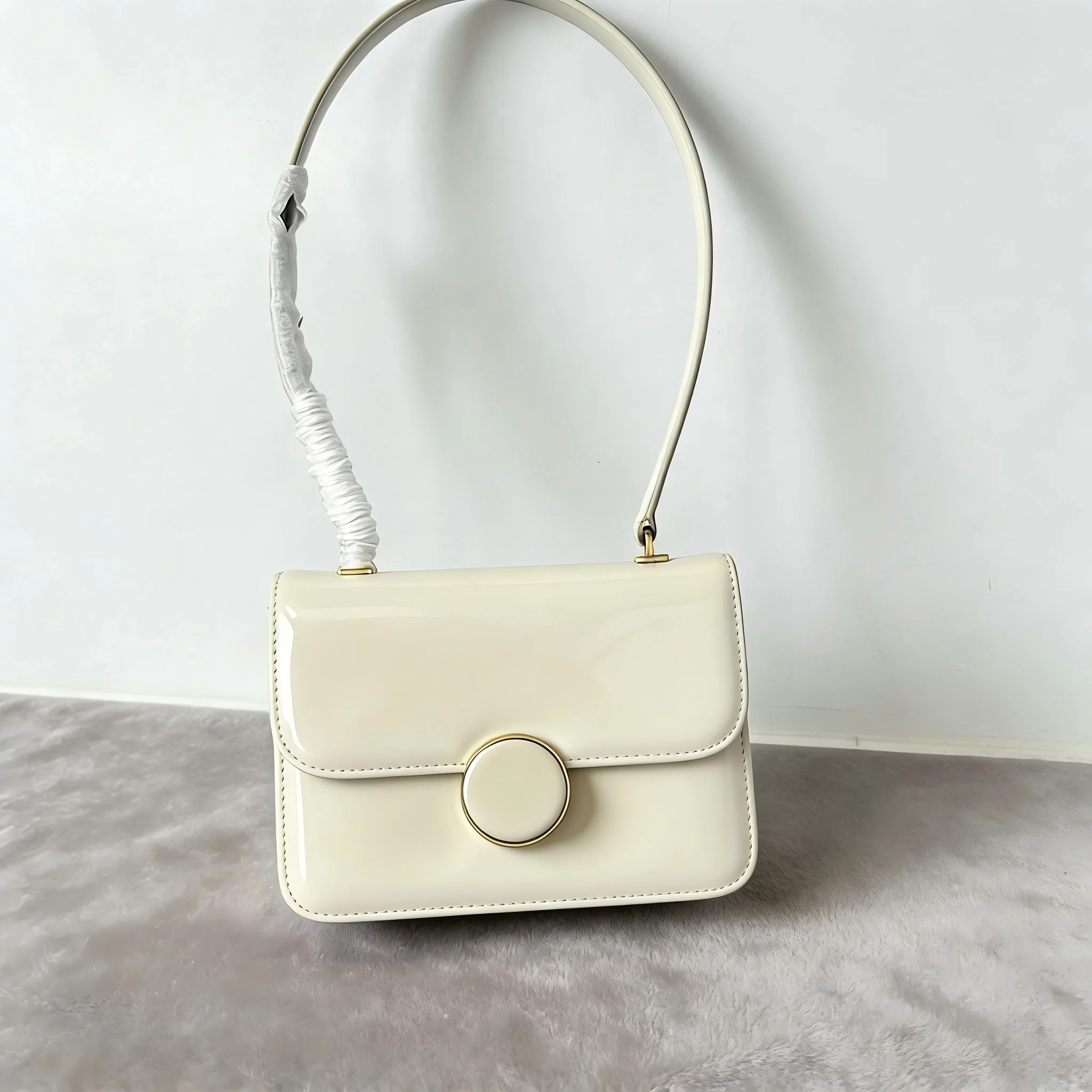

Luxury Handbag For Women Designer Leather Crossbody Bag Vintage Unique Large Capacity Royal Commuter Diaper Bag