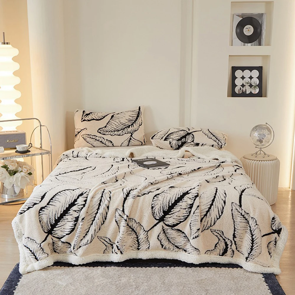Banana Leaf Print Lamb Wool Winter Blanket Thickened Super Soft Cozy Warm Throw Quilt for Bed Sleeping