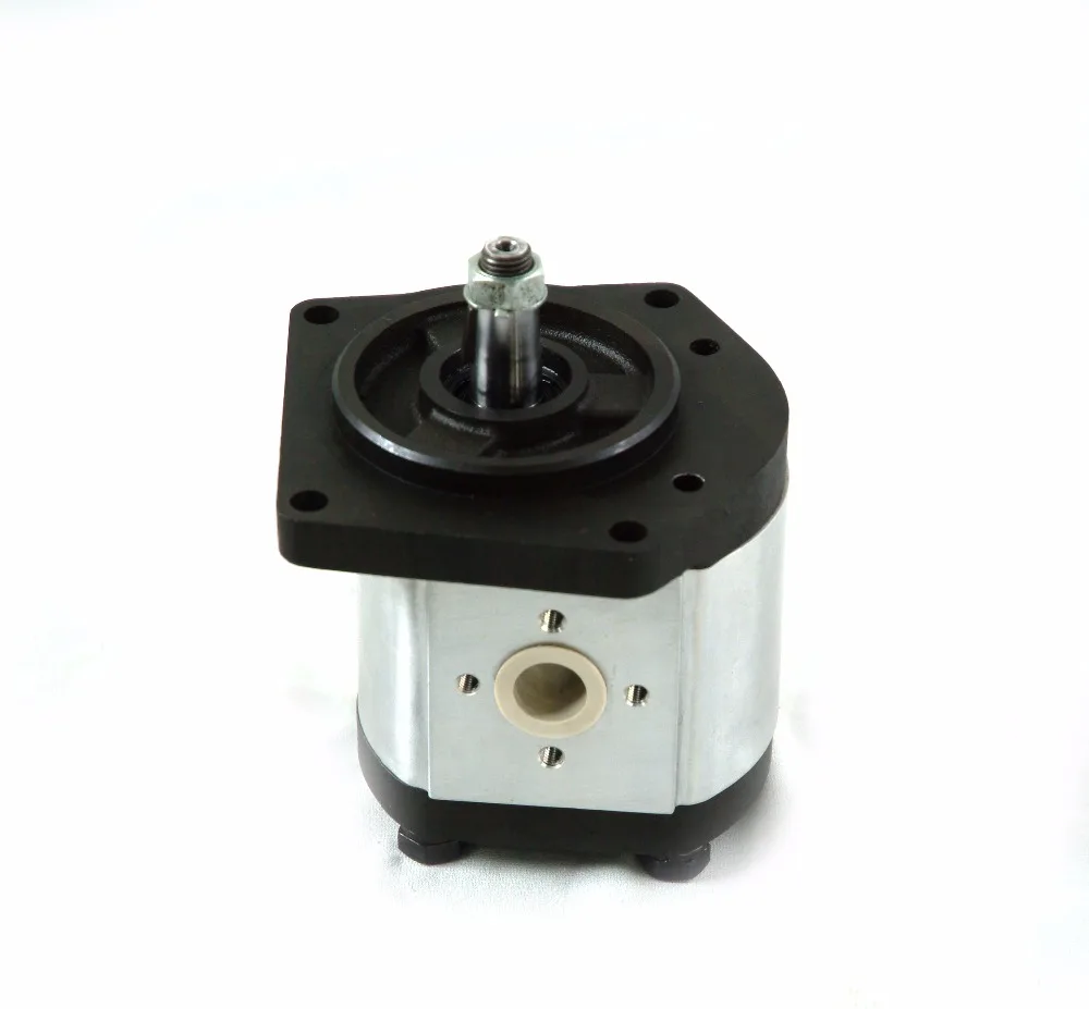 Tractor Oil Gear Pump 16 cm Displacement 2 H/P 200 Bar Pressure 1/2 Inch Connection