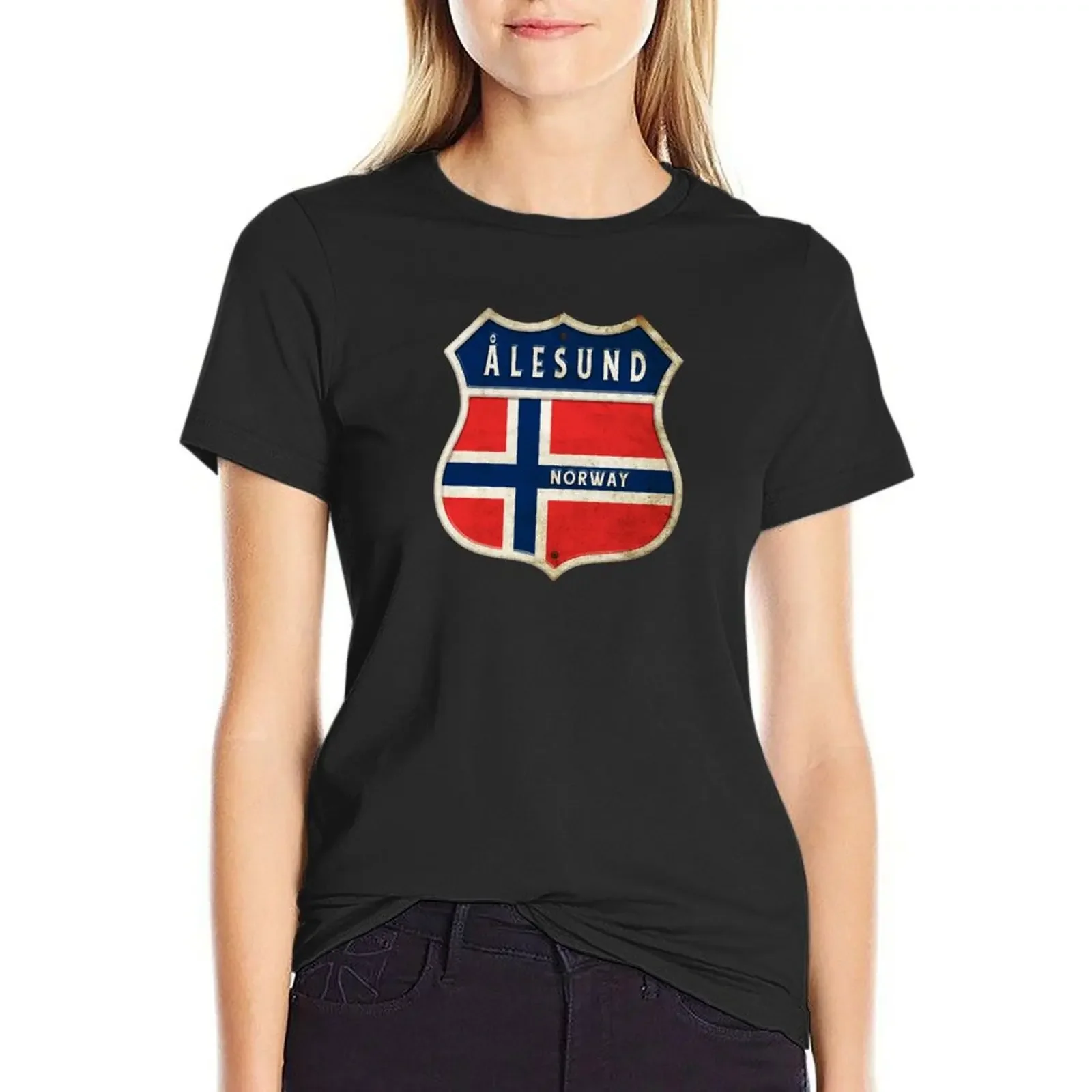 

lesund Norway coat of arms flag design T-Shirt Aesthetic clothing summer top funny t shirts for Women