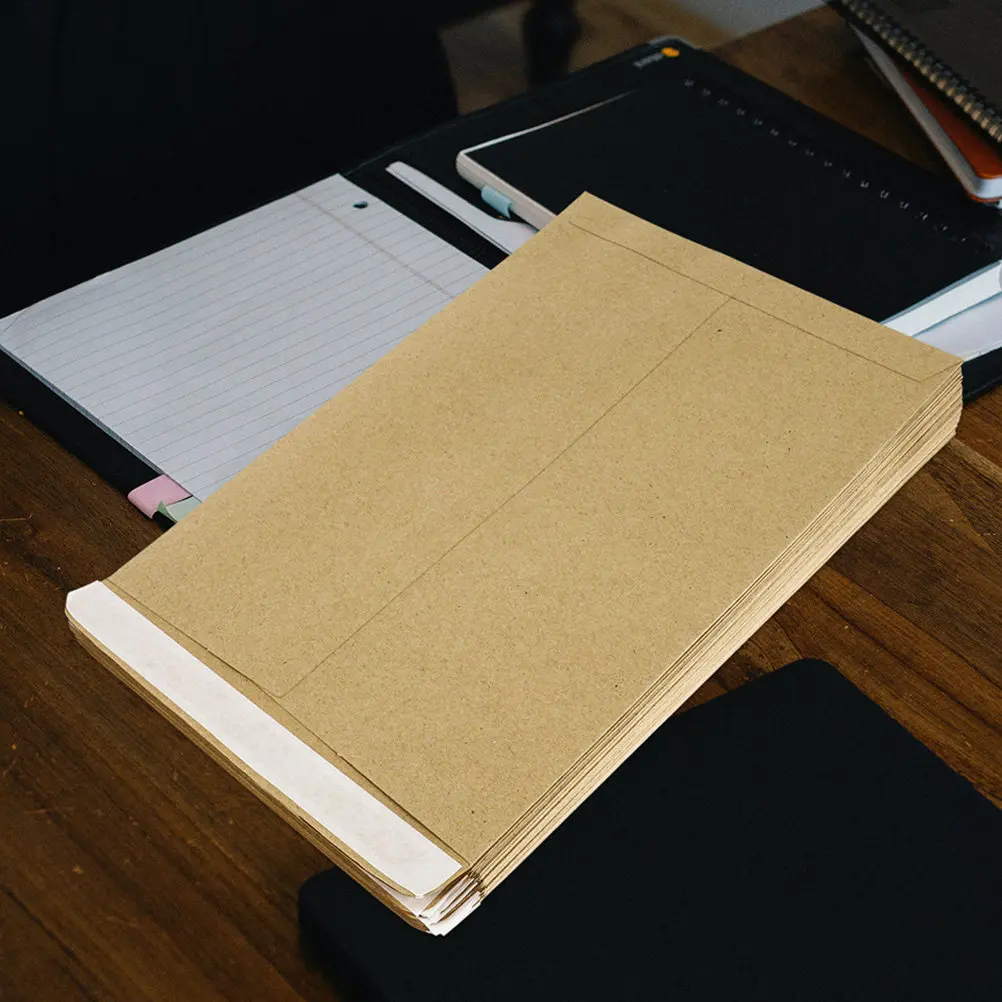 

100 шт. конвертов из крафт-бумаги классического размера, прочные пакеты для документов, для поздравительных открыток, приглашений, объявлений, почтовых отправлений, офисные принадлежности