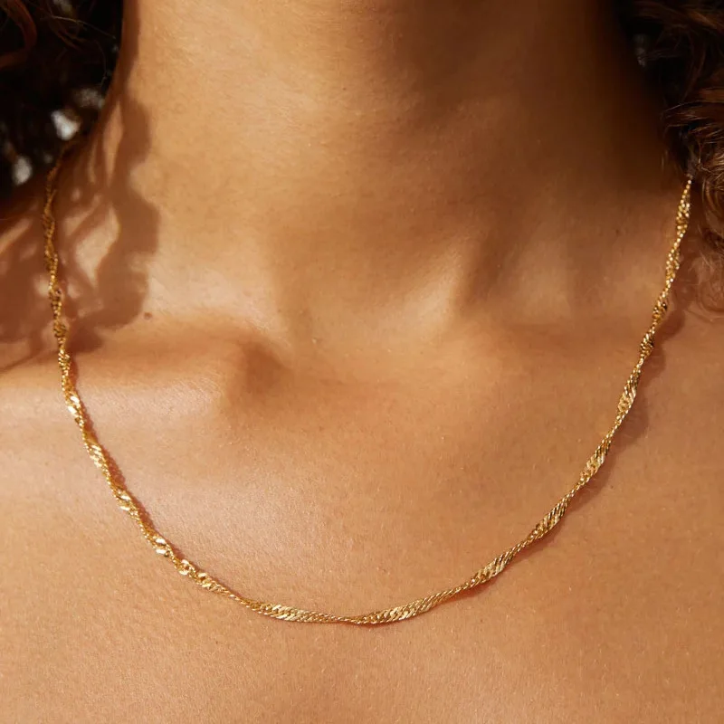 Exquisito collar de cadena fina de acero inoxidable chapado en oro para mujer, cadena de clavícula de estilo Simple, joyería femenina