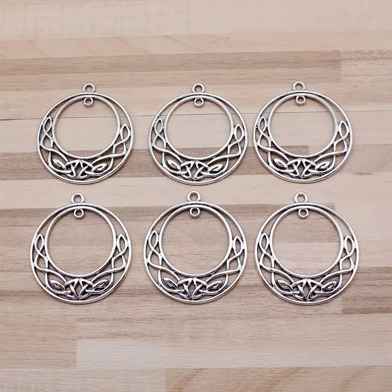 52 Stück Antik-Silberfarbene keltische Knoten-Anhänger 43x39MM für DIY-Halsketten und Schmuckherstellung A4512 Großhandel – Detail 1