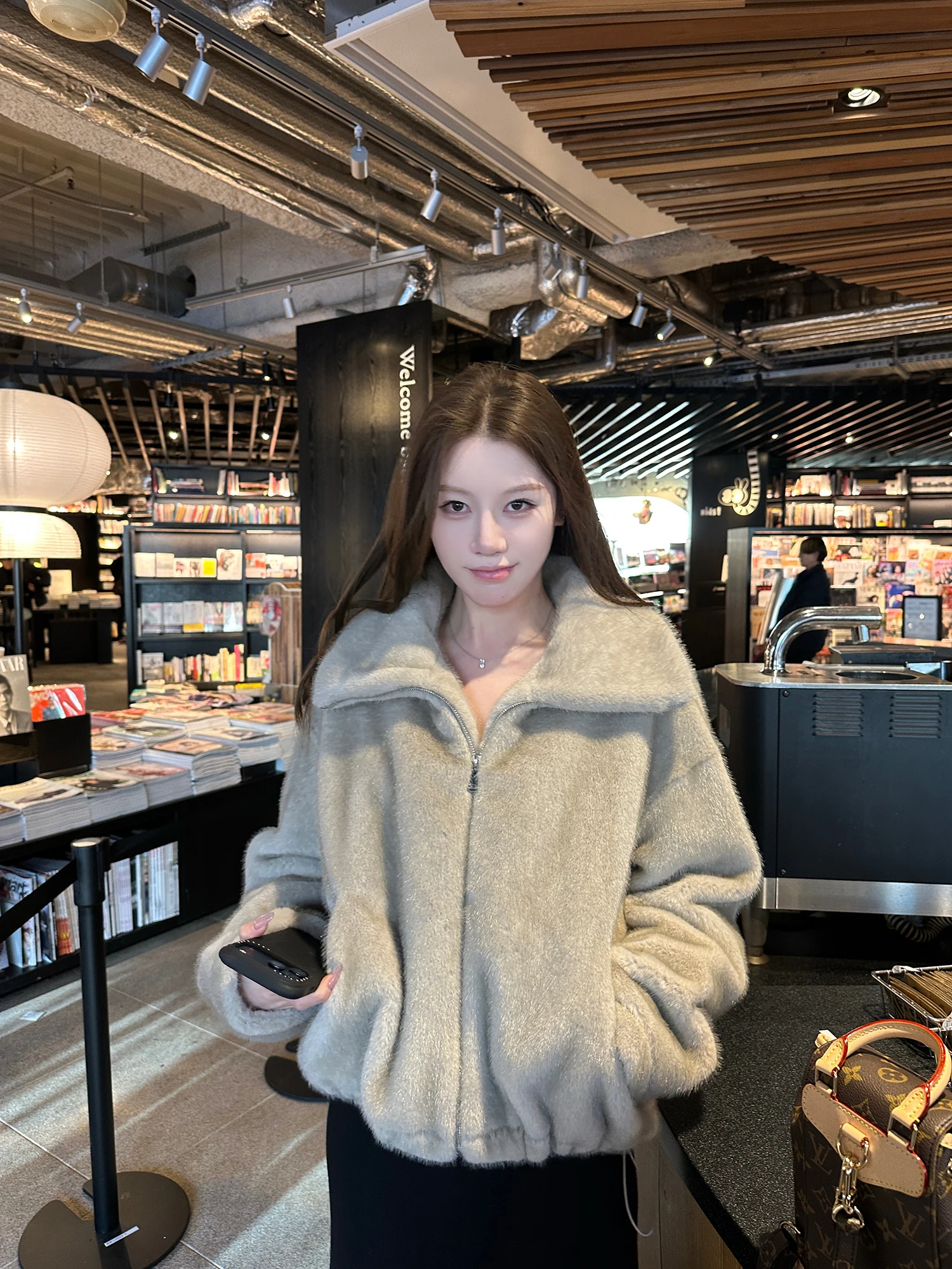 

Экологичная женская куртка из искусственного меха норки, свободного кроя, повседневная, с длинными рукавами, на молнии, удлиненная